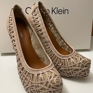 Calvin Klein Women's Beige Platform Wedding Party Dress Shoes Sz 6.5 M